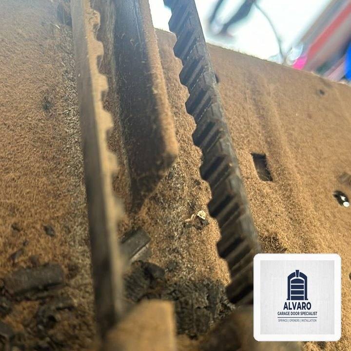 Alvaro Garage Door Specialist Dispatch in Monroe (Sultan Area): Heavy-Duty EPDM Perimeter & Bottom Seal Weatherproofing - Monroe, WA